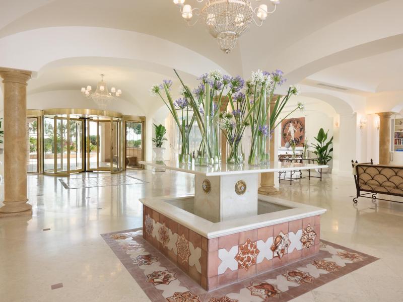 Lobby_ Fresh Flowers