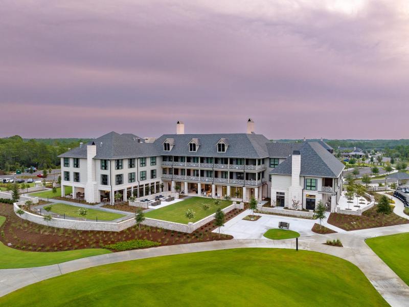 Camp Creek® Inn Exterior