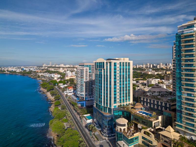 Catalonia Santo Domingo Facade