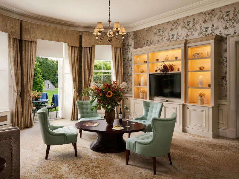 Guestroom Dining Area