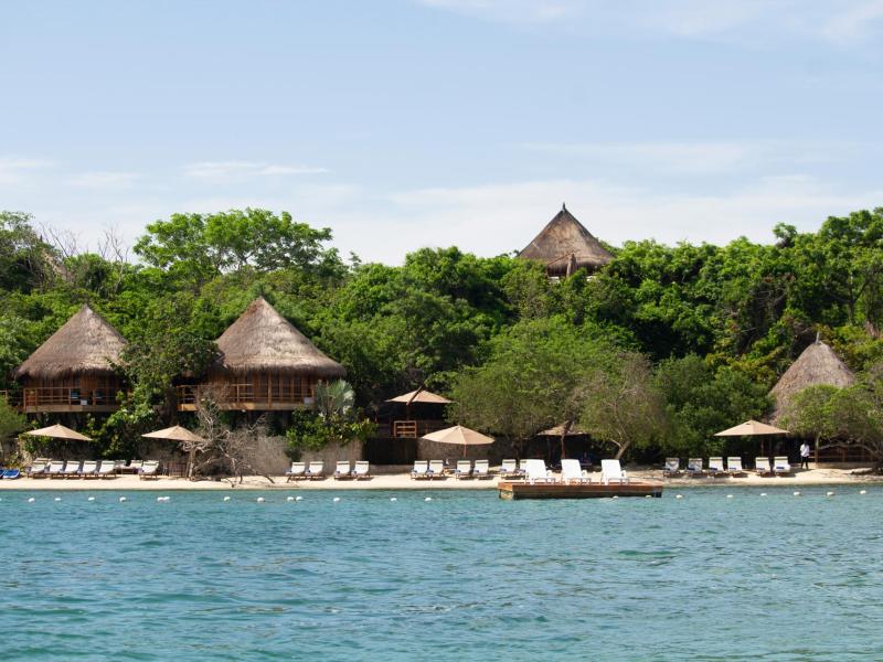 Hotel Las Islas and beach