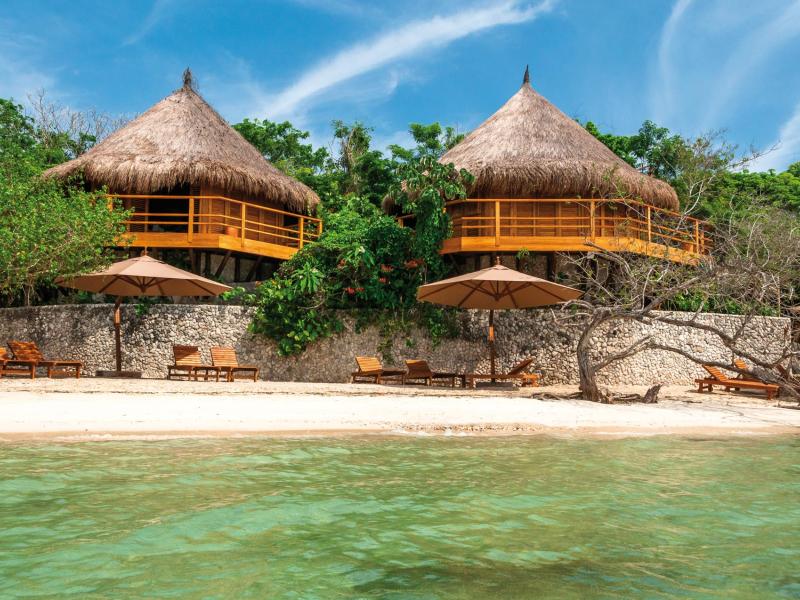 Sea Leavel Bungalows and beach