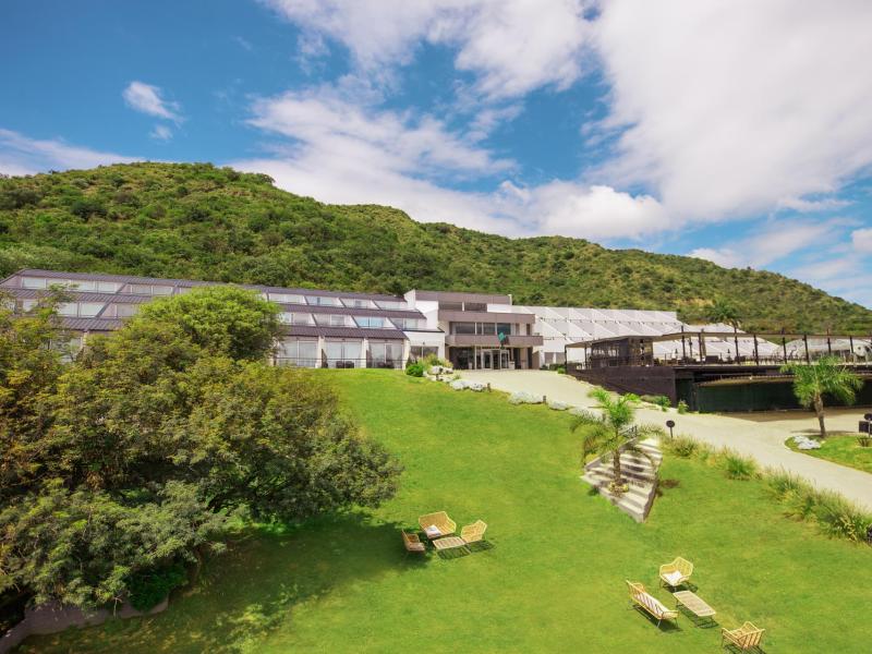 Pinares Panorama Suites Spa & Convention Center