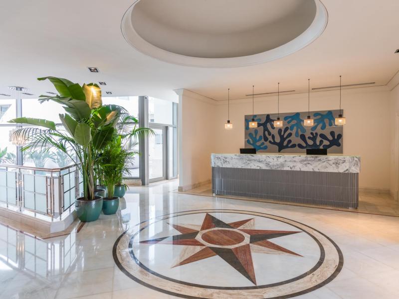 Lobby entrance and reception