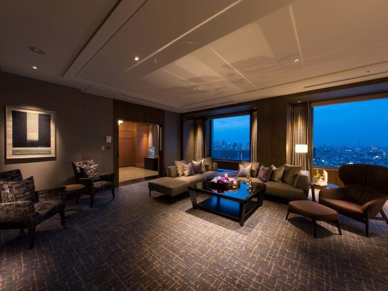 Cerulean Tower Suite