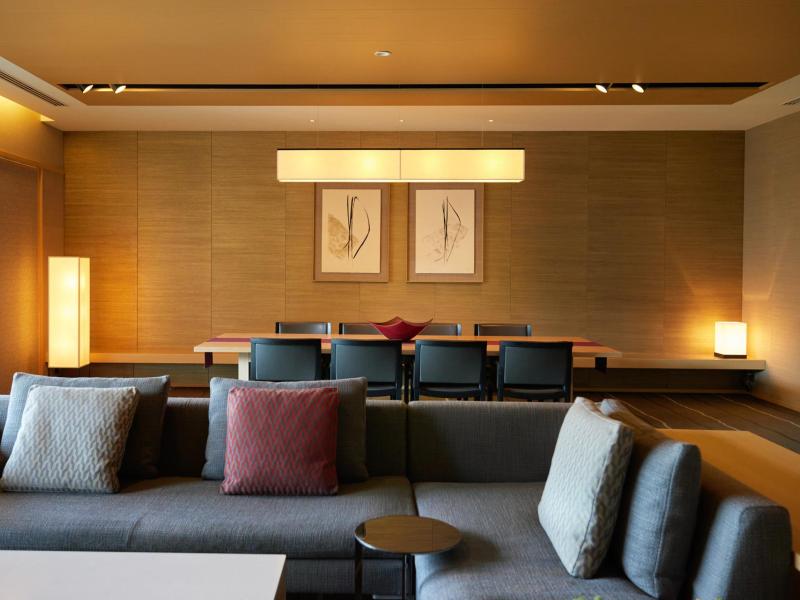 Sanno Suite LIving Space