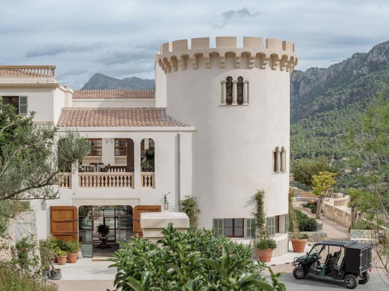 Son Bunyola Hotel Entrance