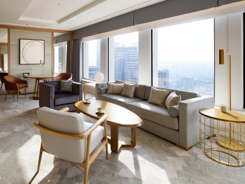 Premier Grand Suite Living Room