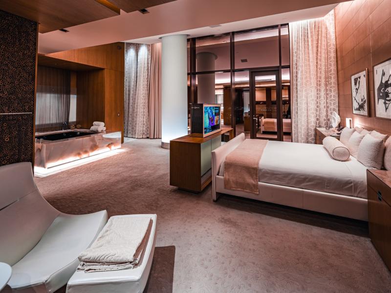 Canyon Suite