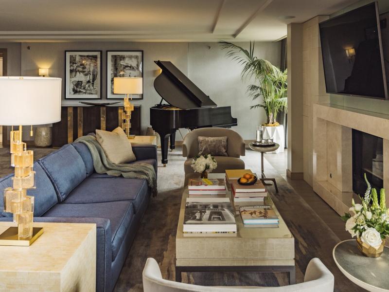 Palm Suite Living Room