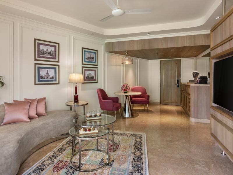 Executive Suite Living Room