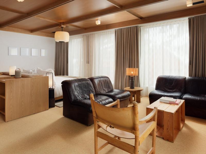 Shadow Mountain Jr Suite