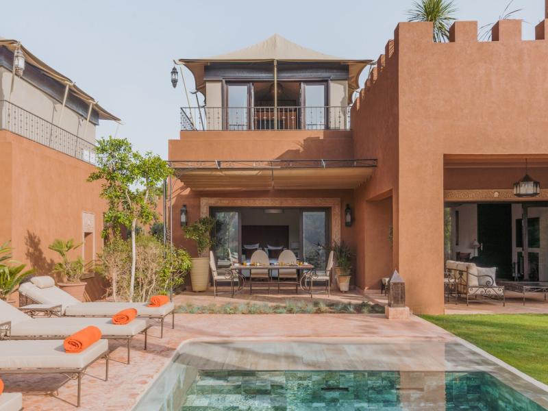 Raid Exterior and Pool