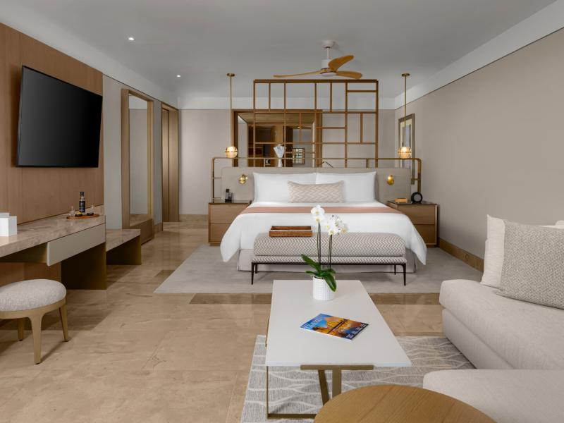 Elite King Suite Bedroom