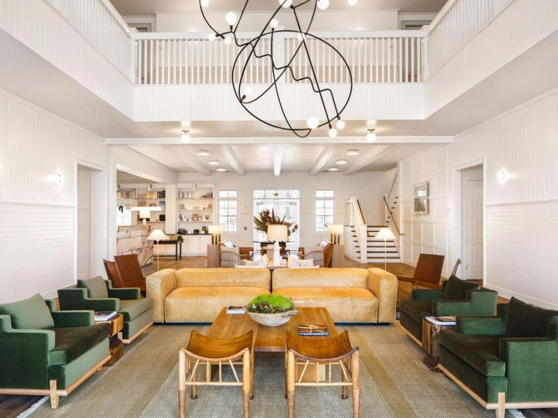 Lobby seating and boutique