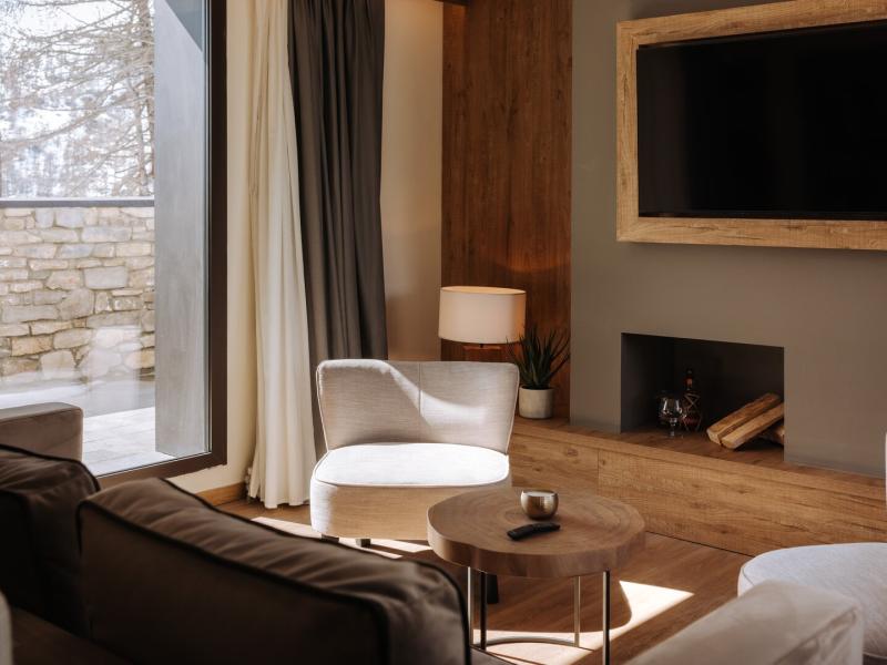 Matterhorn Suite Living Area