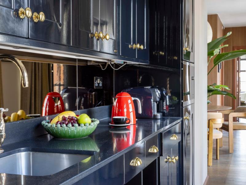 Sir Richards Penthouse Flat Suite Kitchenette