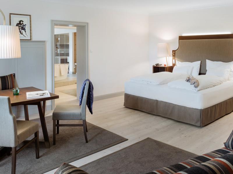 Junior Suite with Balcony Bedroom