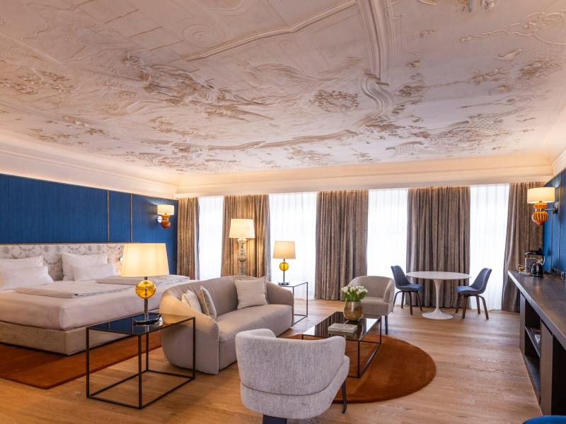 Honeymoon Suite Overview