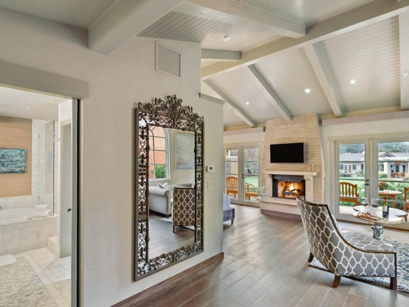 Luxury Santa Lucia Guestroom