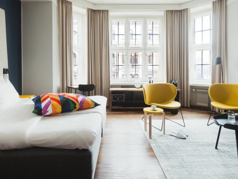 Deluxe Guestroom Overview