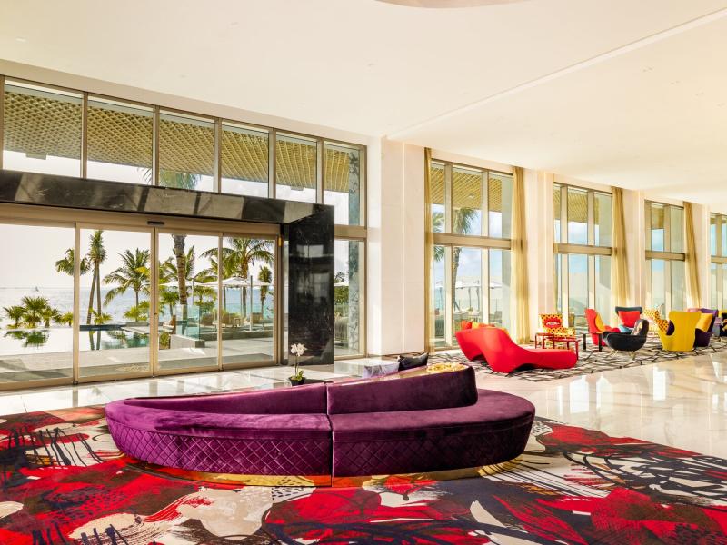 Lobby Entrance and Seating