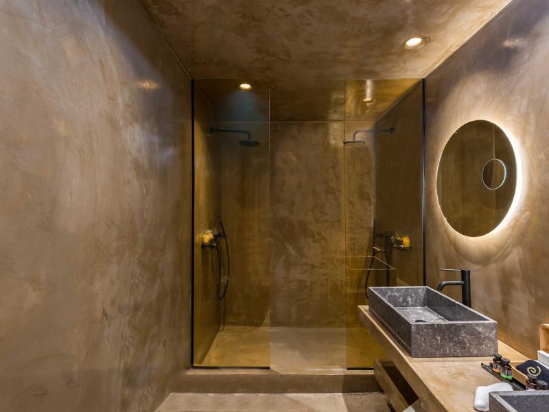 2 Bedroom Villa Bath