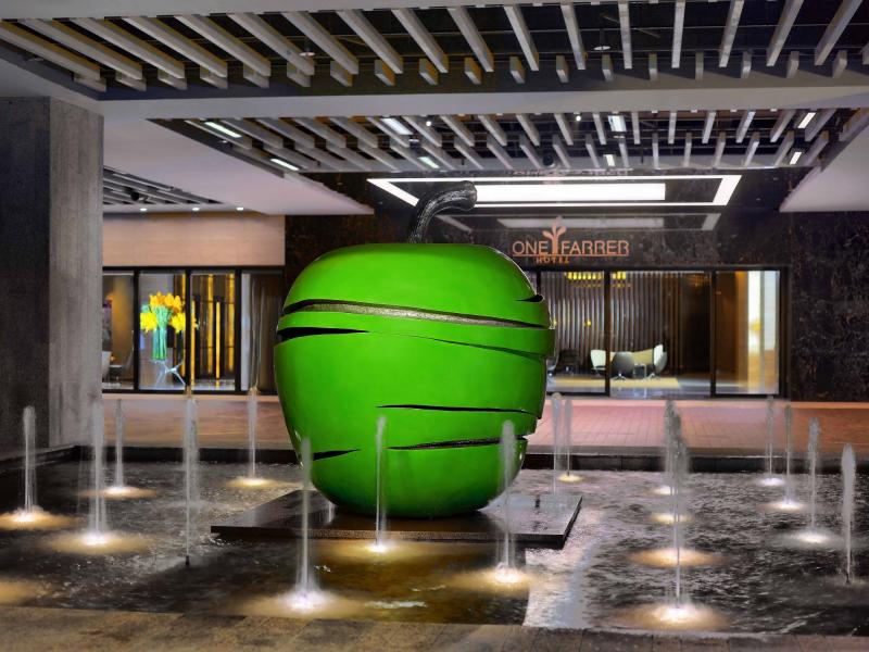 Hotel Art - Green Apple