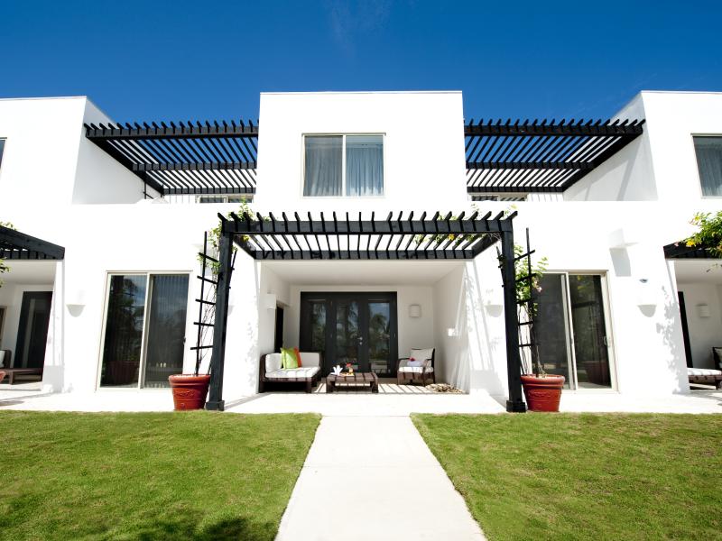 Las Terrazas Resort & Residences