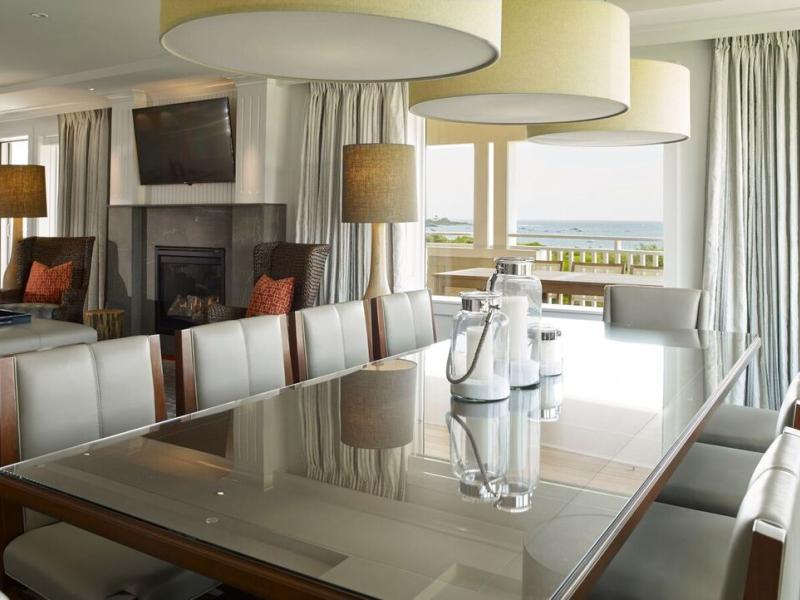 Beach Suite Dining Area with View