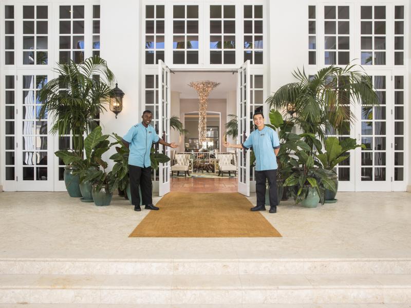 The Palms Hotel & Spa Entrance