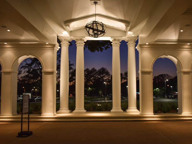 The Guest House at Graceland Drive up Valet