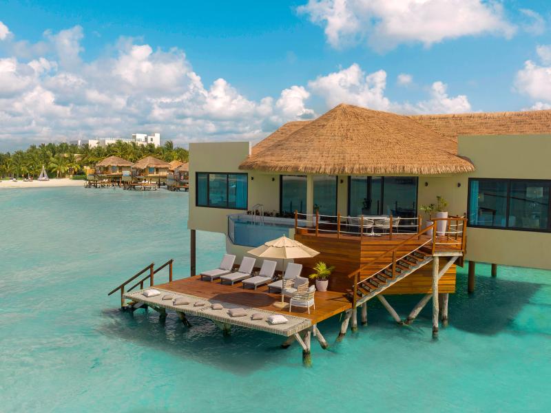 Palafitos Overwater Bungalows Three person Terraza 