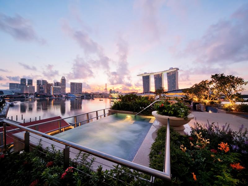 The Fullerton Bay Hotel rooftop pool