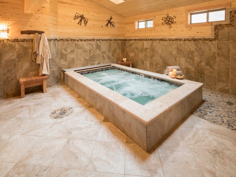 The Retreat, Links and Spa at Silvies Valley Ranch Rocking Heart Spa - Indoor Hot Tub