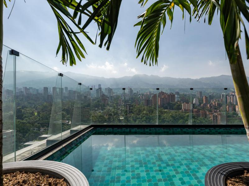 Bluedoors York Luxury Suites Rooftop Pool