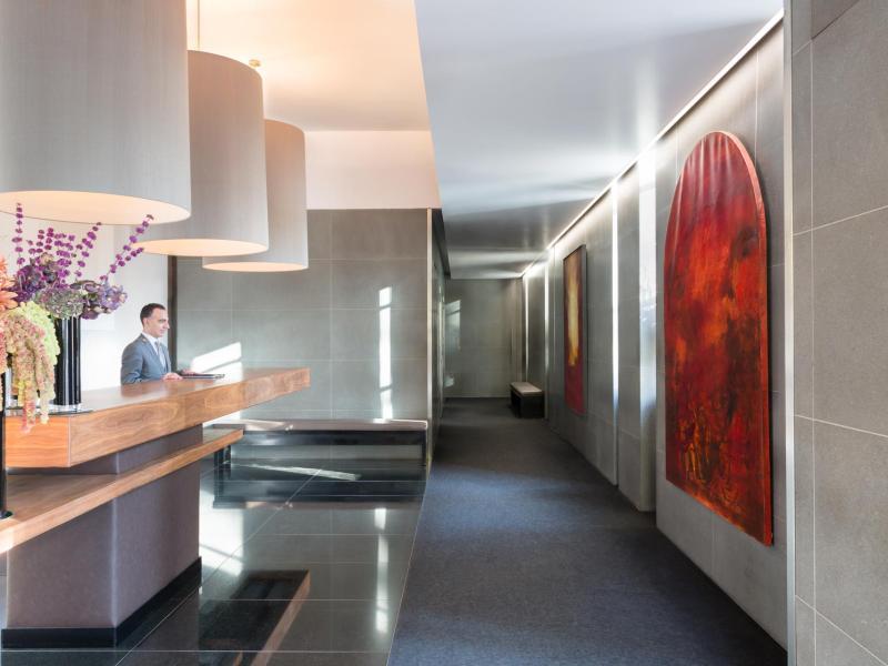 Grosvenor House Suites Concierge