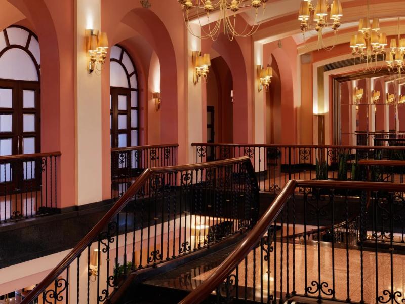 Condado Vanderbilt Hotel | Common Area