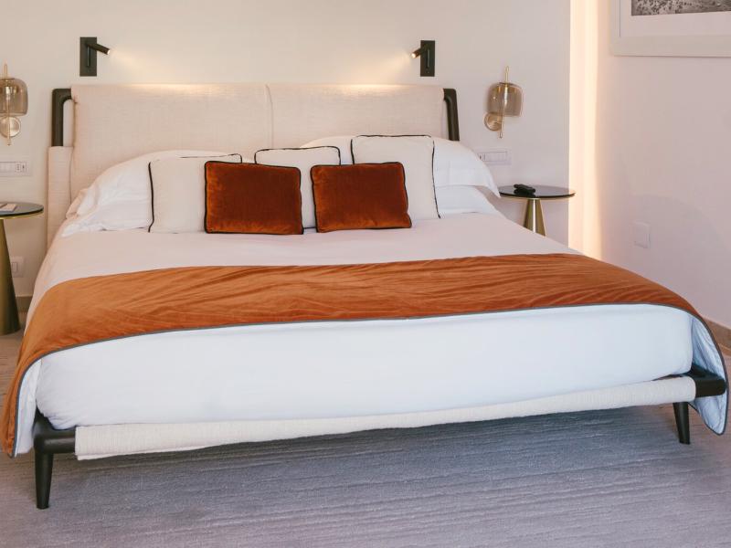 Villa Marina Capri Guestroom Bed