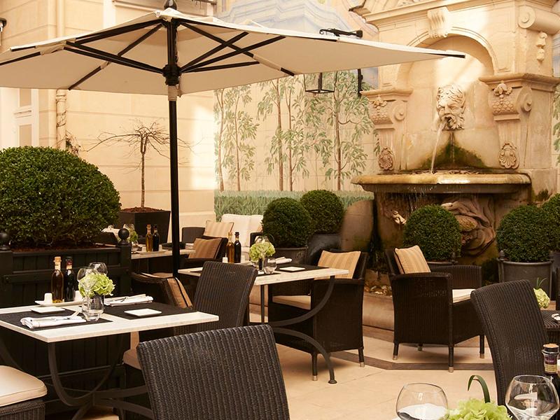 Castille Paris – Starhotels Collezione Outdoor Dining