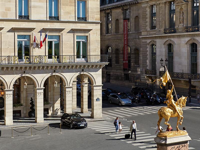 Hotel Regina Louvre Exterior