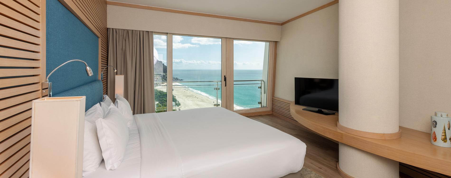 Sesimbra Oceanfront Hotel Accommodations