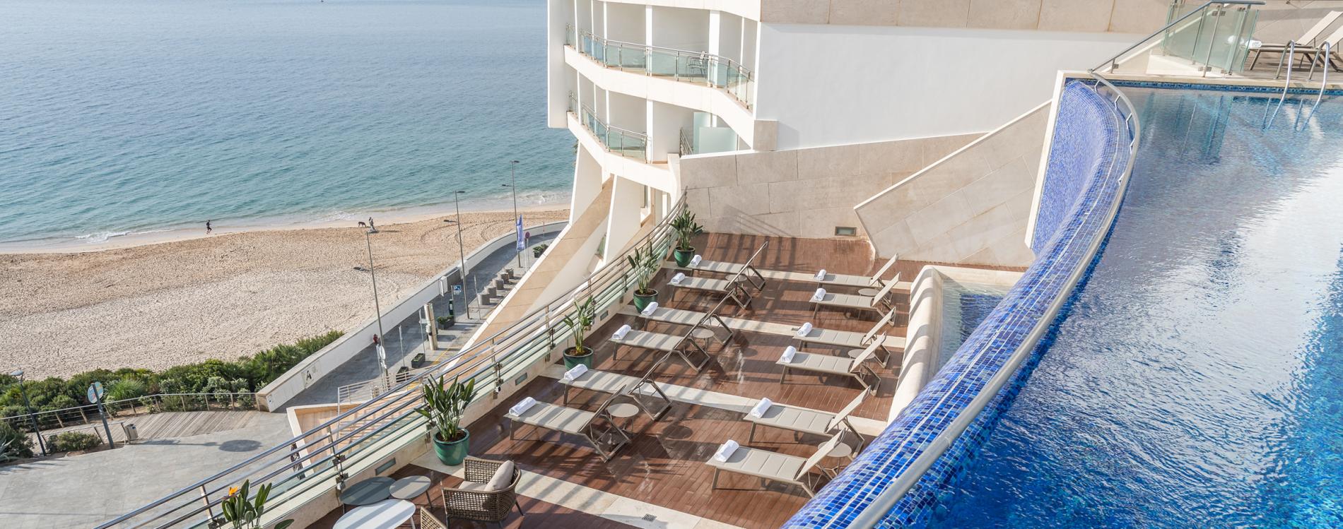 Sesimbra Oceanfront Hotel Pool