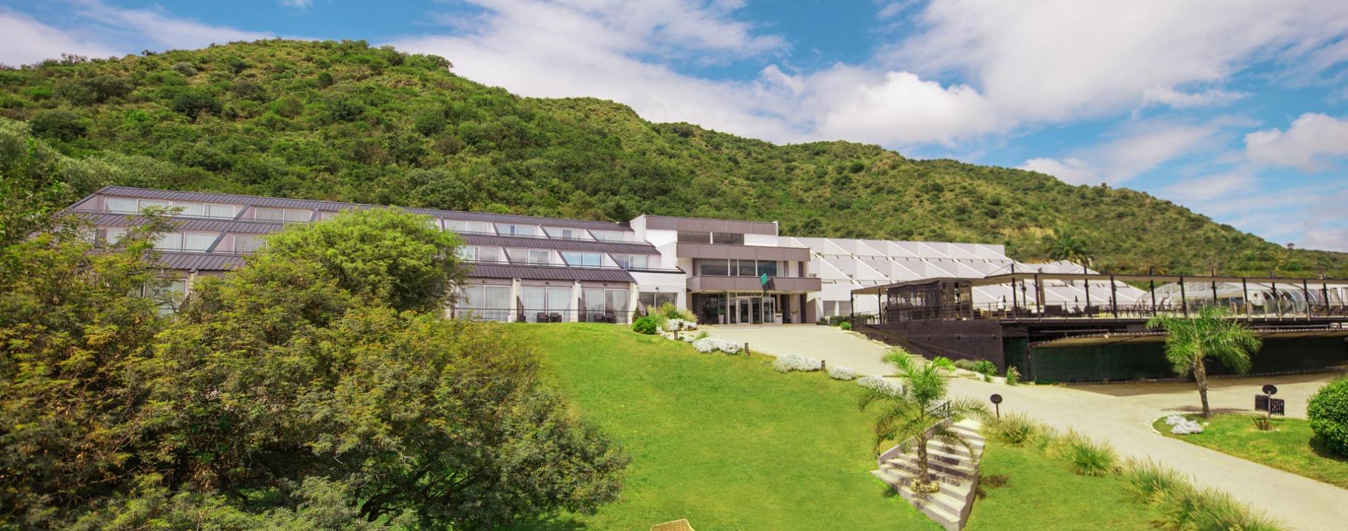 Pinares Panorama Suites Spa & Convention Center