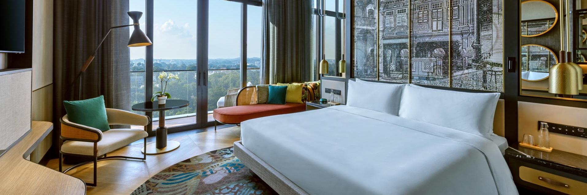 Artyzen Singapore Premier Balcony King Bedroom