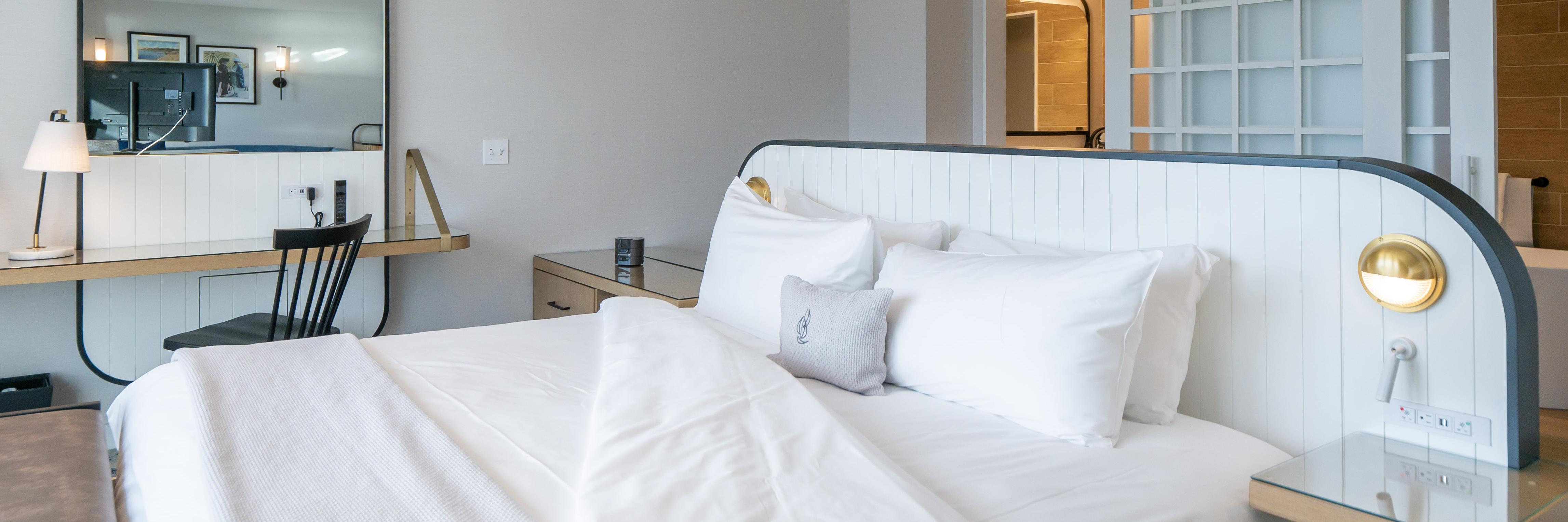 Brenton Hotel Guest Accommodations Guestroom Bed