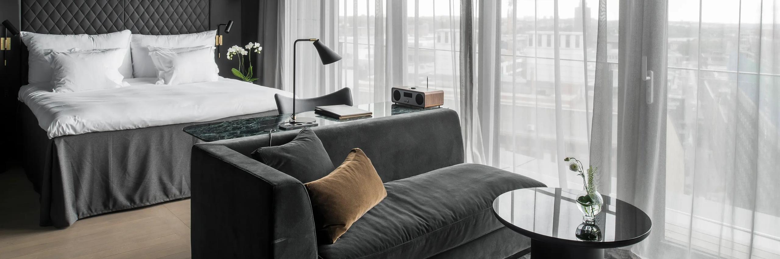 At Six | Suite