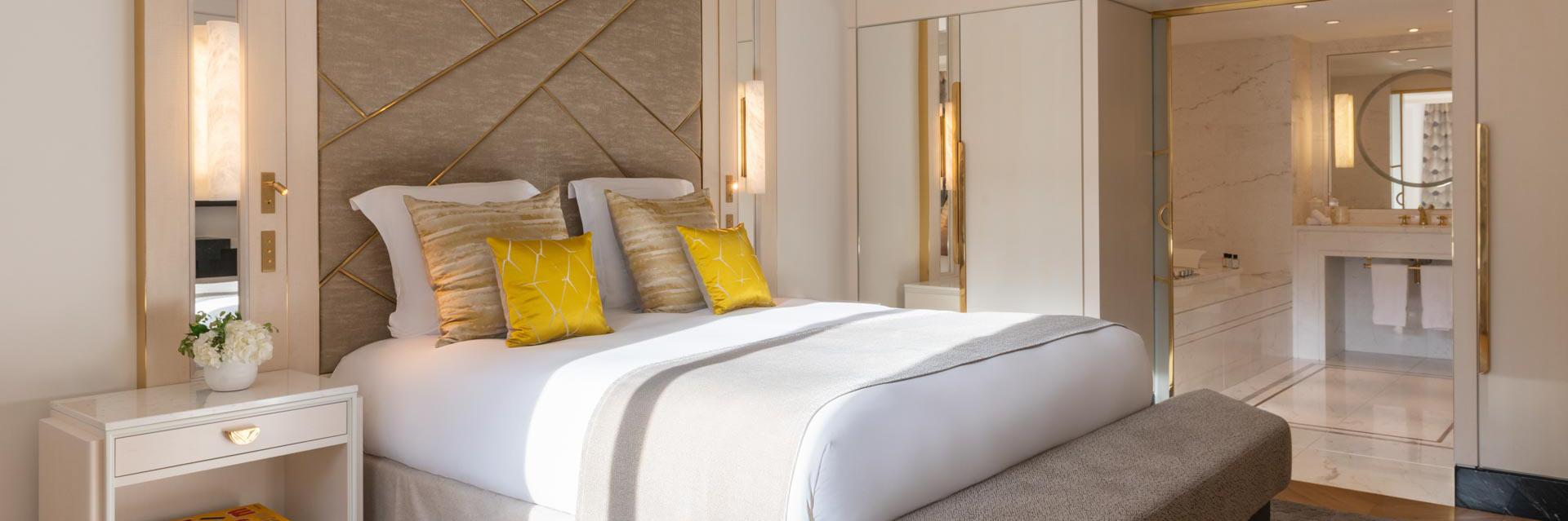 L’Hôtel du Collectionneur Paris Signature Suite Bedroom