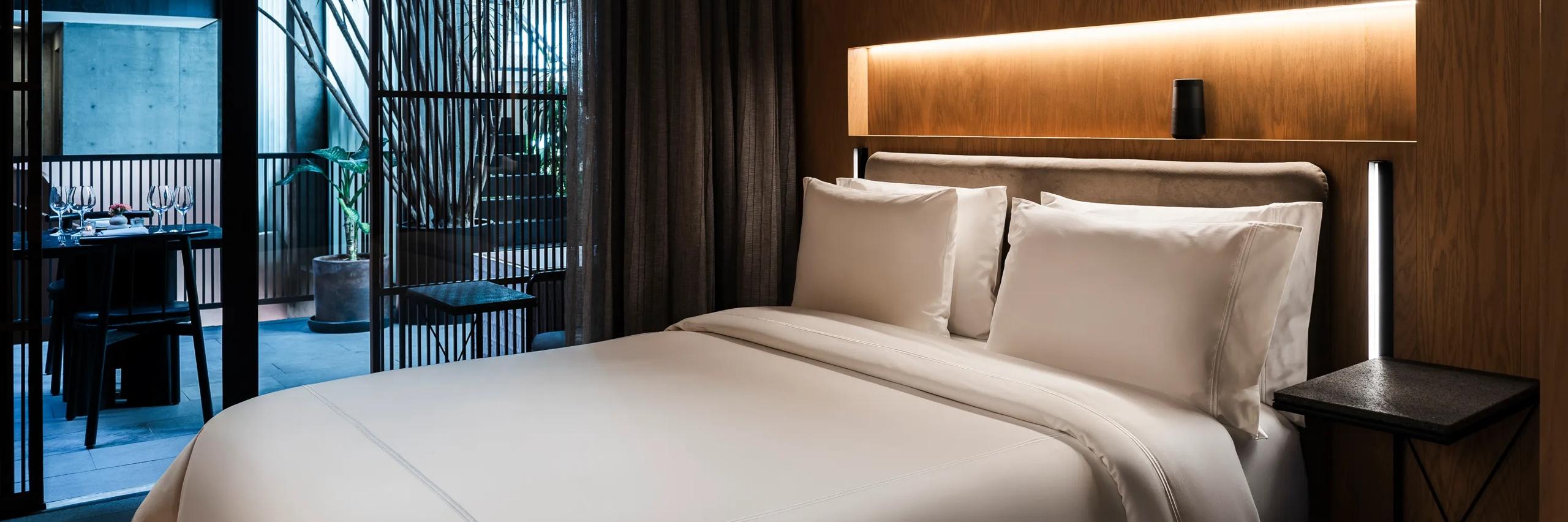 VOLGA | Deluxe King Guestroom