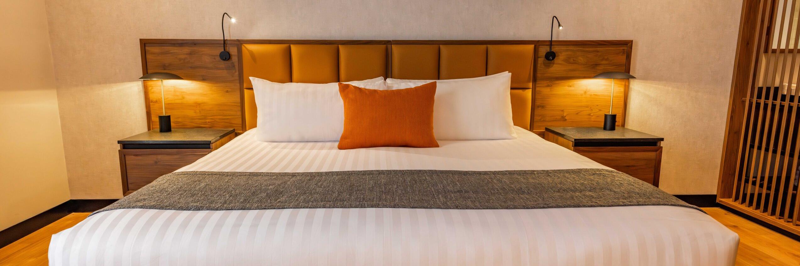 Galeria Plaza Leon Deluxe King Guestroom